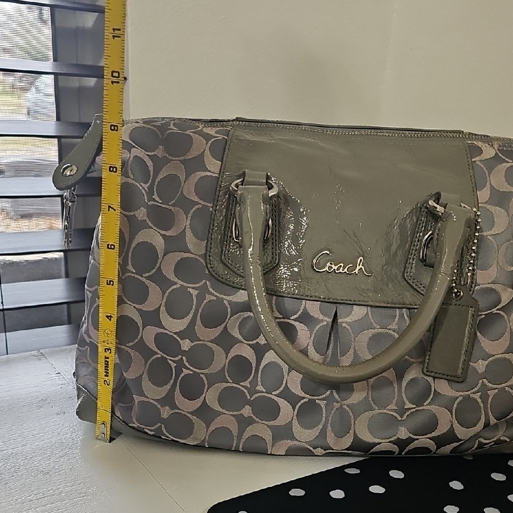 Coach Gray and Cream Tote Bag - Picture 2 of 11